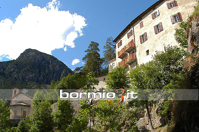 I Bagni Vecchi di Bormio e la Chiesa di San Martino