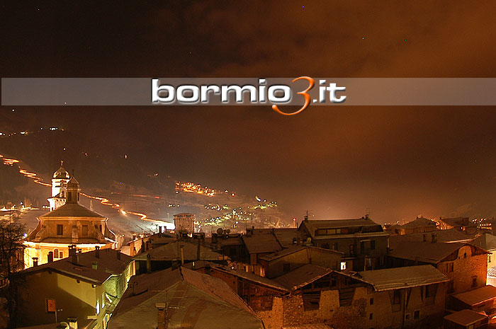 La fiaccolata la serata di capodanno a Bormio