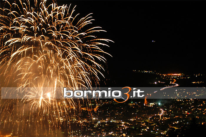 Fuochi d'artificio per il capodanno a Bormio