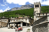Immagine della Piazza Cavour o del Kuerc nel centro storico di Bormio