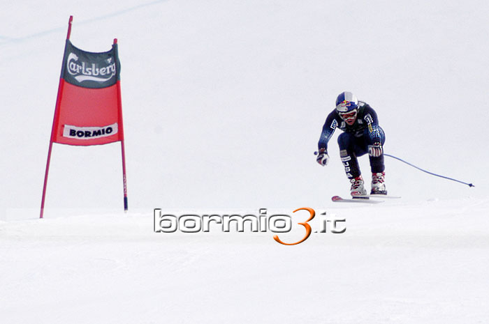 Daron Rahlves impegnato nella Coppa del Mondo di Sci Alpino