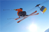 Immagine di uno sciatore e della Funivia Bormio 3000